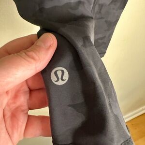 Womens lululemon leggings size 6, GUC, 18 inch inseam